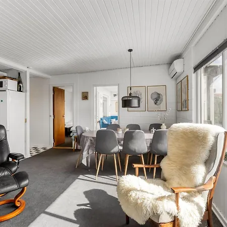 Delan - 75m From The Sea By Interhome