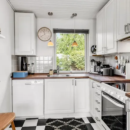 度假居 Delan - 75m From The Sea By Interhome *