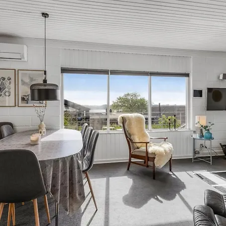 度假居 Delan - 75m From The Sea By Interhome *